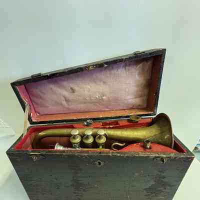 Coronet and Accessories in Case belonging to Harry Thurlow
