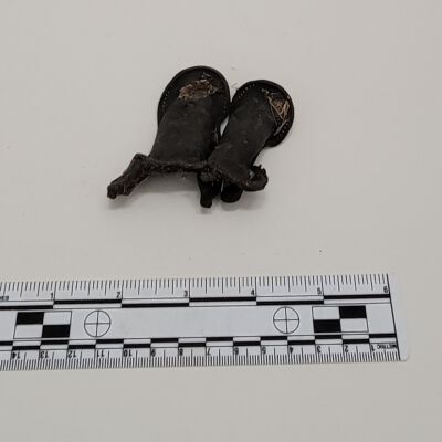 Two-finger gloves