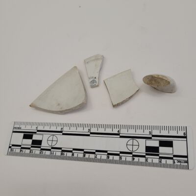 Porcelain fragments