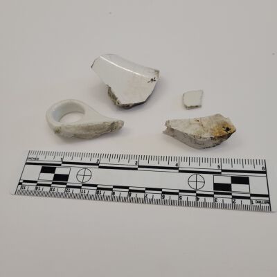 Whiteware pieces(4)