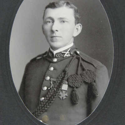 Bust Sgt. Leister portrait in uniform
