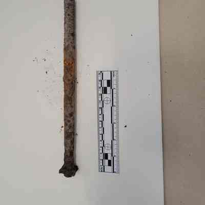 Metal bolt