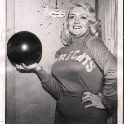 Photo - B+W- Jennie Lee