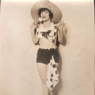 Photo - Irene Cassini - B&W - "Parisian Flappers"