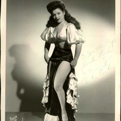 Photo - Rita Cortes, b+w costume