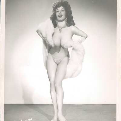 Photo - Anne Howe - B+W