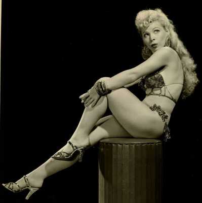 Photo - Mitzi Sinclair, B&W, Bruno studio watermark