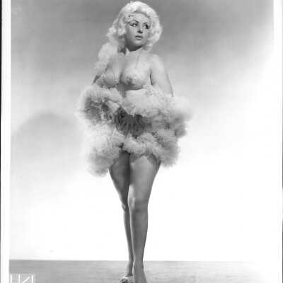 Photo - Electrique "Too High Voltage Girl" - B&W