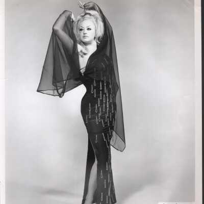 Photo - B+W- Original- Camille 2000,Studio