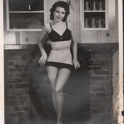 Photo - "Jeanie Gayle" written on back B&W