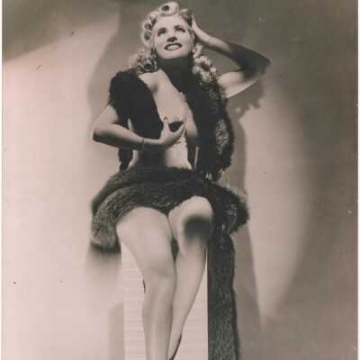 Photo - B+W- Hinda Wassau- Seated w/ fur