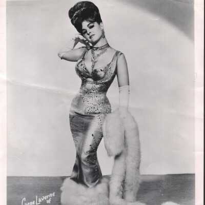 Photo - B+W- Patti Starr- gown w/fur trim and stole, Brunette