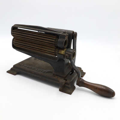 Fluting Iron