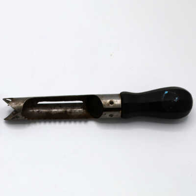 Boye Needle Company Apple Corer