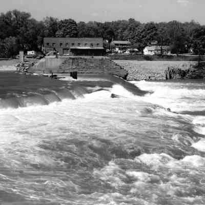 Lock #7 at McConnelsville