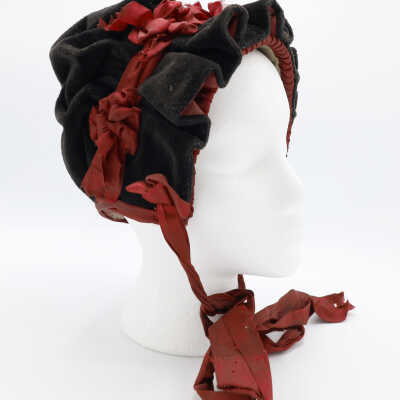 Ladies Velvet Bonnet