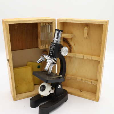 Microscope