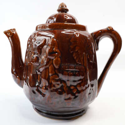 Teapot with Rebekah At The Well Motif