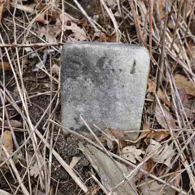 Row 8 - Headstone 4