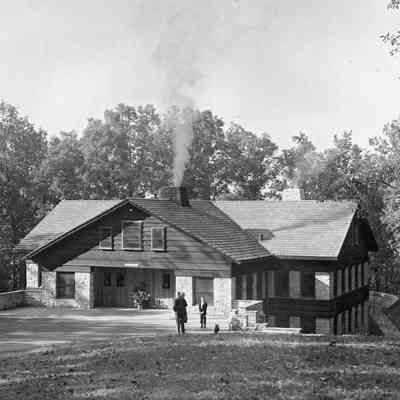 Lake Hope Dining Lodge With Guests