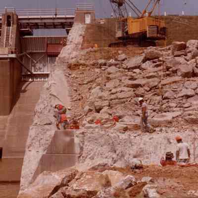 Repairing Delaware Dam Walls