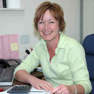 030 Elizabeth Alguire (2006–2009)