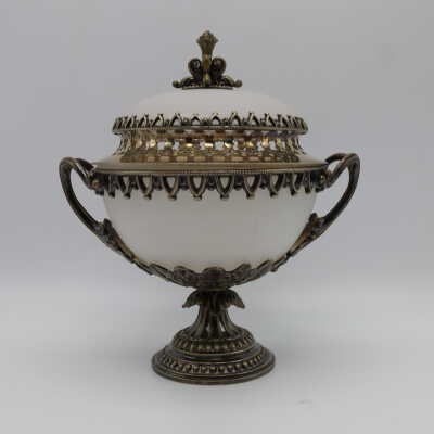 Ornamental covered dish