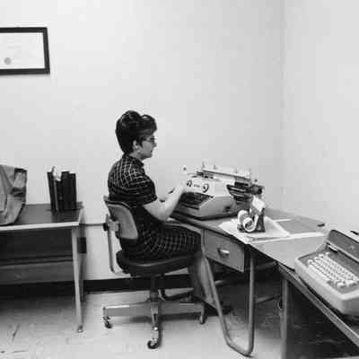 Ohio Geological Survey P100.1776: Jean Miller 1970
Archived by Lisa Van Doren