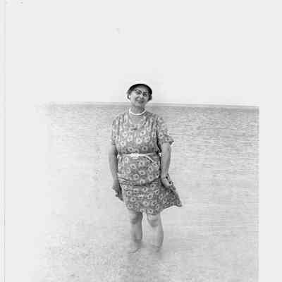 Photo of Unidentified Woman in the Mohler/Follett Family