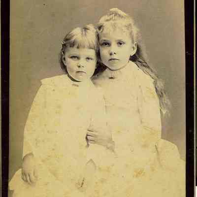 Myrta and Grace Russell