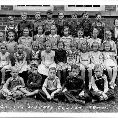 1940-41 Liberty Center 3rd & 4th Grade Class