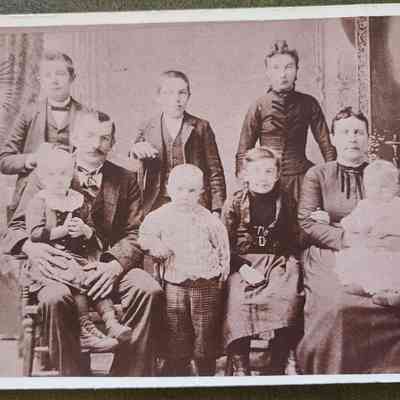 1892 Joseph Thome Family. Matt, Pete, Mary, Joseph, Albert, William, Elizabeth, Mary, Cora Photo