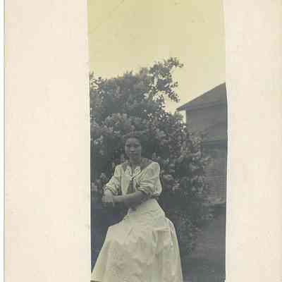 Photo of Unidentified Woman from the Mohler/Follett Family