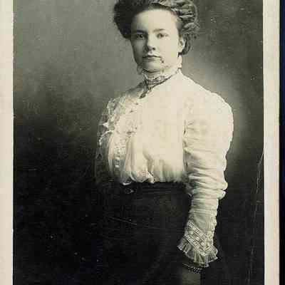 Unknown/Not Identified Lady