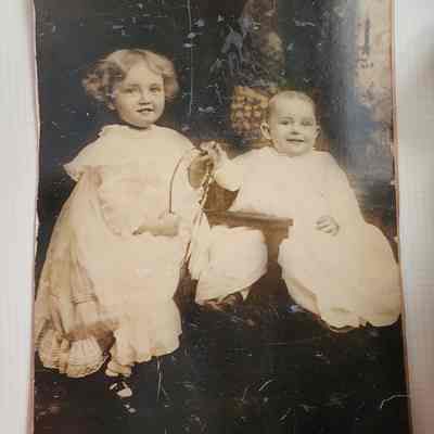 Cabinet Card: Mary Fitzenreiter, Rd 10 & Portrait: Clara & Martha Wurthmann