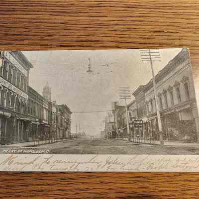 Perry Street, Napoleon looking south Postcard