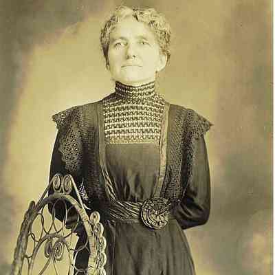 Postcard of FLora Cuff Wallace, Bluffton, Indiana