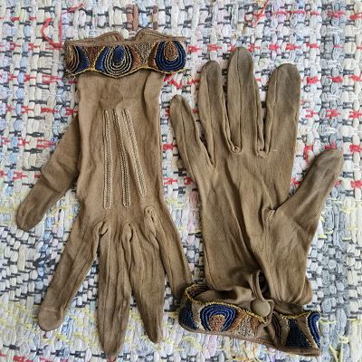 20's Art Deco Embroidered Gloves
