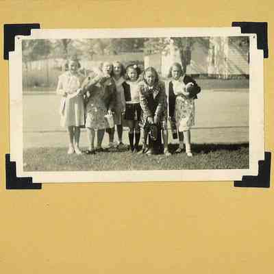 Unknown/Unidentified Girls (6) Dressed for a Theatrical Program