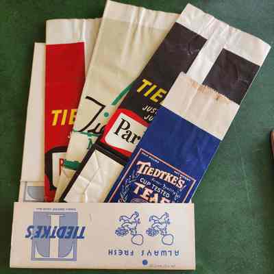 Tiedtke's Coffee Sacks, Box