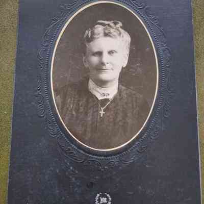 1900 Gertrude Thome, Wife of Pete Thome Cabinet Card Photo