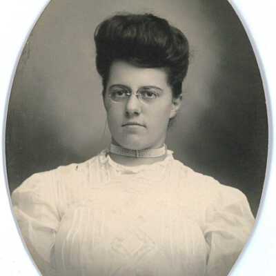 Erma Loudon's Senior Picture 1906