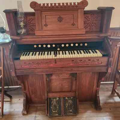 Antique Eastlake Pump Organ