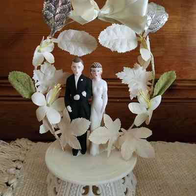 Wedding Cake Topper, Evelyn Schweinhagen & Eldon Hastedt 1949, October 2
