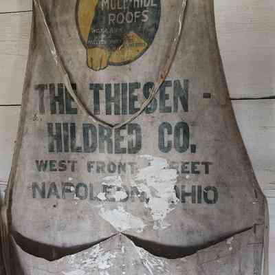 Thiesen-Hildred Nail Apron