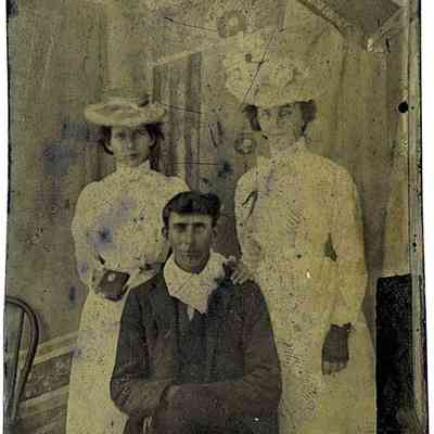 Photo of Two Unidentified Women and One Man in the Mohler/Follett Family