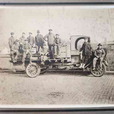Construction Workers, No Identification