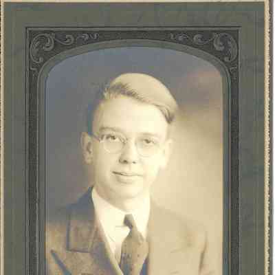 Photo of Lloyd Frederick by Northland Studio, Toledo, Ohio