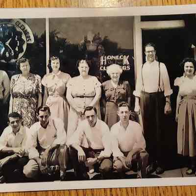 Honeck Drycleaning Building & Staff Photograph