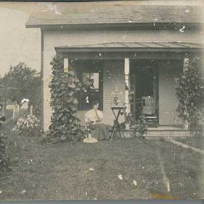 Postcard from Bessie Whiteman Daum to her cousin Norma Whiteman McClarren